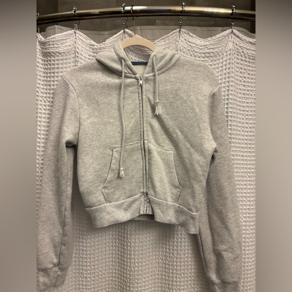 Brandy Melville Light Gray Cropped Hoodie